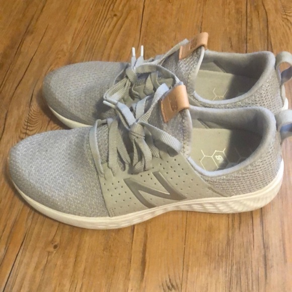 Fresh foam new balance sneakers - Picture 2 of 4